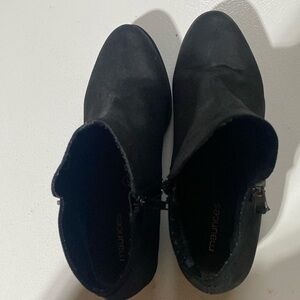 Maurice’s ankle boots 8.5